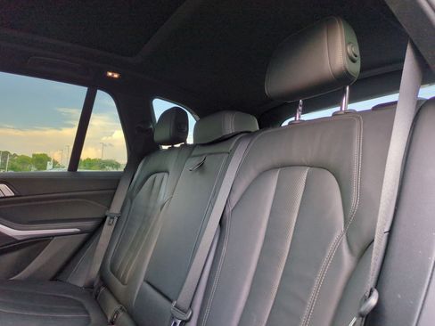 Used 2022 BMW X5 xDrive40i w/ M Sport Package AWD/4WD image 31