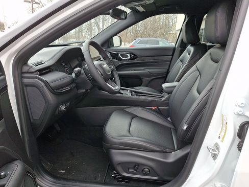 New 2026 Jeep Compass Limited image 9