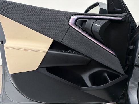 Used 2025 BMW X3 xDrive30i w/ Convenience Package image 18