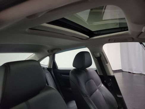 Used 2023 Honda Civic Touring image 35