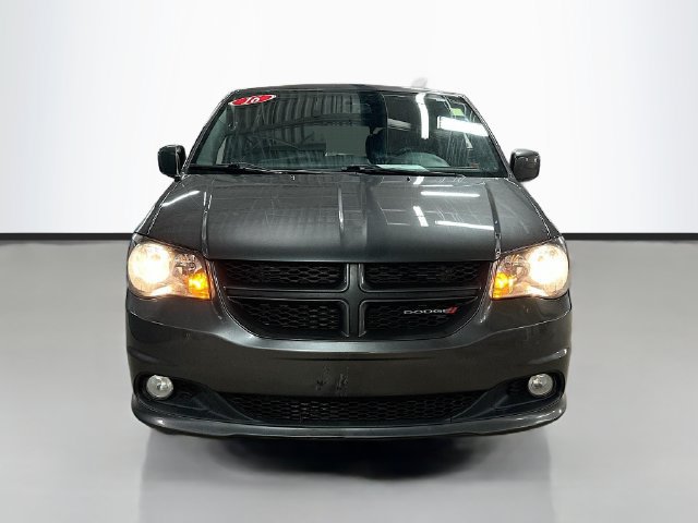 Used 2016 Dodge Grand Caravan R/T w/ Driver Convenience Group FWD image 4