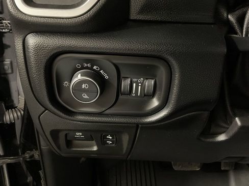 Used 2019 RAM 1500 Big Horn image 24
