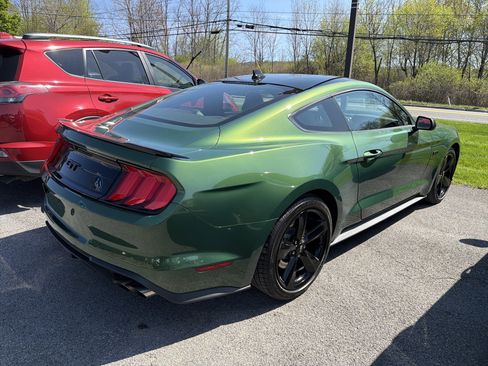 Used 2022 Ford Mustang GT Premium w/ Black Accent Package RWD image 7