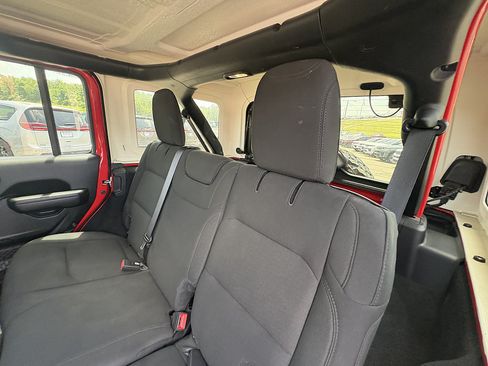 Used 2021 Jeep Wrangler Unlimited Sport AWD/4WD image 18