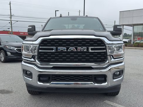 Used 2024 RAM 2500 Big Horn AWD/4WD image 3