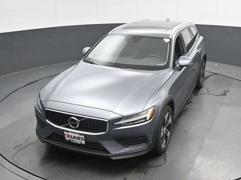 Used 2020 Volvo V60 T5 Cross Country w/ Protection Package AWD/4WD image 18