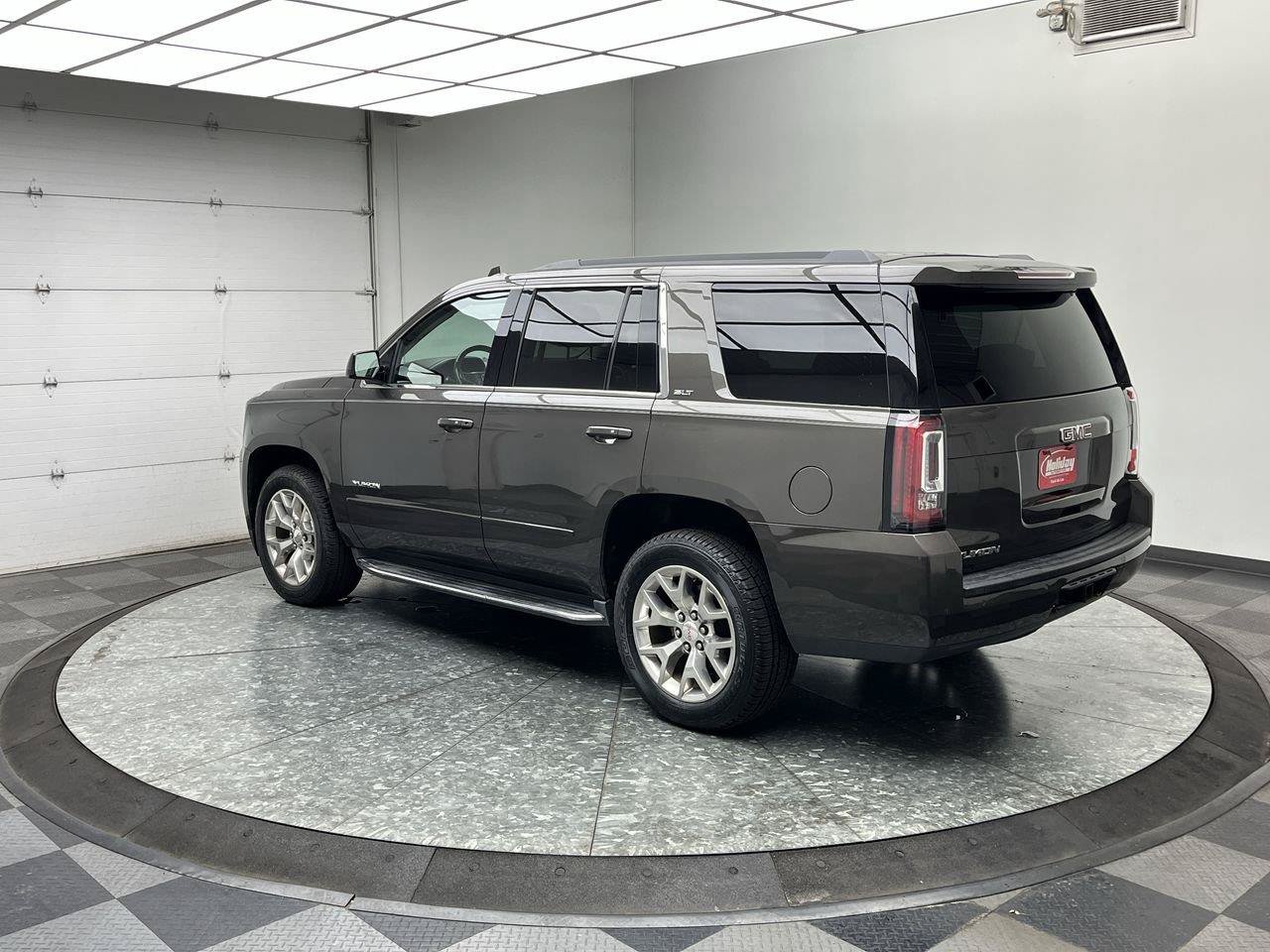 Used 2019 GMC Yukon SLT w/ HD Trailering Package AWD/4WD image 2