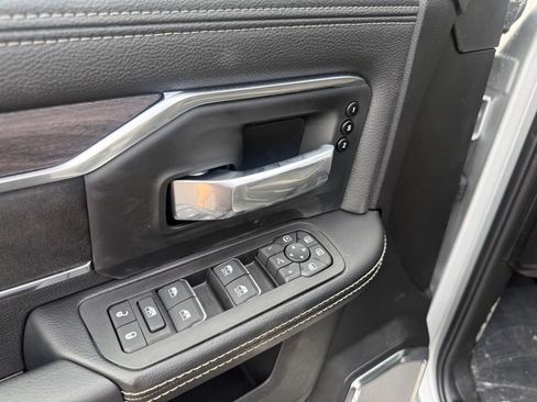 New 2026 RAM 2500 Laramie AWD/4WD image 12
