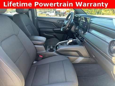 Used 2024 Chevrolet Colorado LT w/ LT Convenience Package image 16