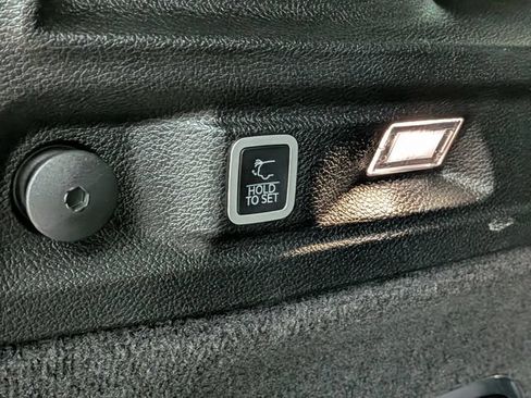 Used 2021 Jeep Grand Cherokee L Overland w/ Luxury Tech Group IV AWD/4WD image 25