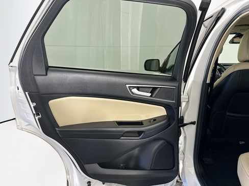 Used 2020 Ford Edge SEL w/ Convenience Package image 26