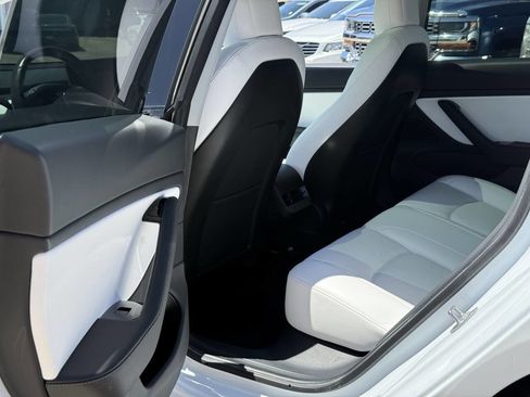 Used 2020 Tesla Model 3 Standard Range Plus RWD image 7