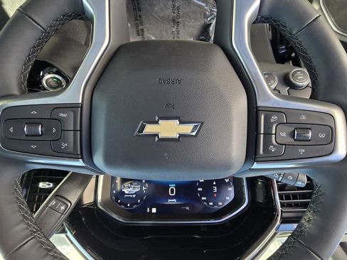 Used 2025 Chevrolet Silverado 1500 LT w/ Safety Package image 43