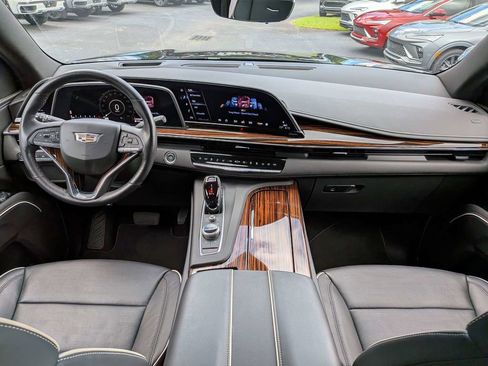 Certified 2021 Cadillac Escalade Premium Luxury w/ LPO, Illumination Package AWD/4WD image 15