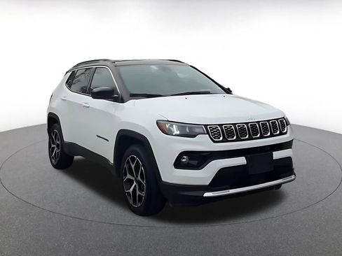 Used 2025 Jeep Compass Limited AWD/4WD image 3