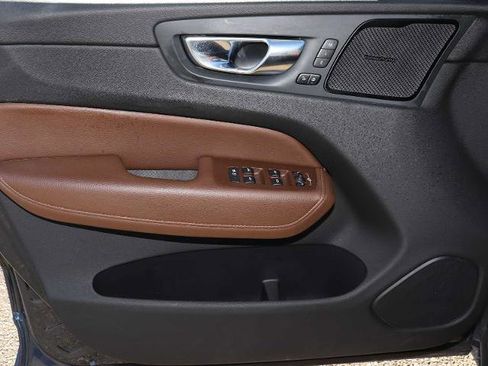 Used 2021 Volvo XC60 T5 Momentum w/ Advanced Package image 16