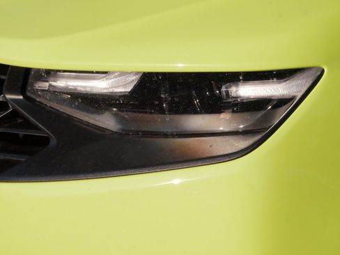 Used 2021 Chevrolet Camaro LT w/ Technology Package image 16