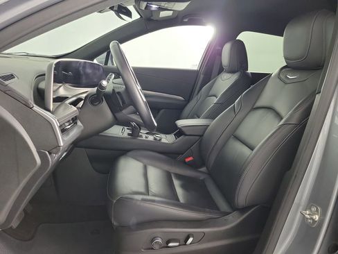 Used 2025 Cadillac XT4 Premium Luxury FWD image 16