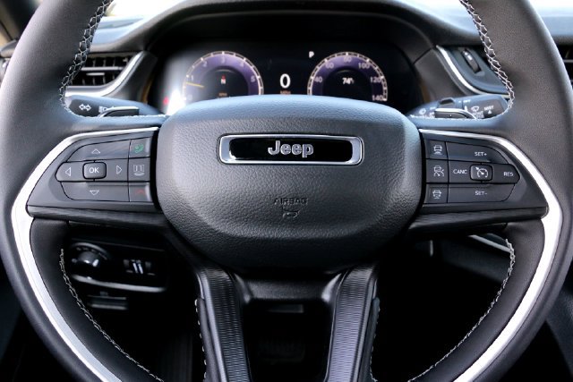New 2025 Jeep Grand Cherokee Altitude RWD image 11