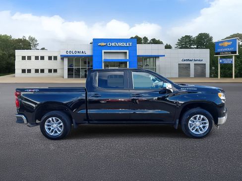 Used 2025 Chevrolet Silverado 1500 LT image 3