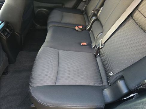 Used 2020 Nissan Rogue SV image 11