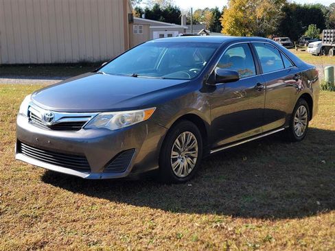Used 2012 Toyota Camry LE image 7