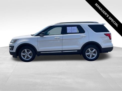 Used 2016 Ford Explorer XLT AWD/4WD image 4