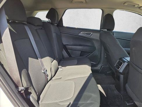 Used 2025 Kia Sportage LX FWD image 19