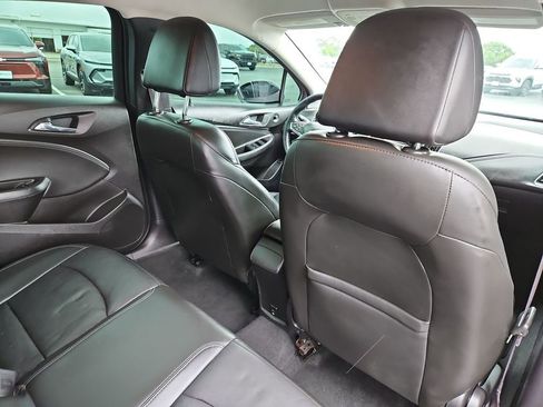 Used 2017 Chevrolet Cruze Premier FWD image 21