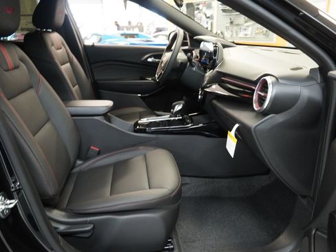 New 2026 Chevrolet Trax RS w/ Driver Confidence Package FWD image 32