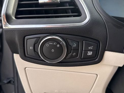 Used 2022 Ford Edge Titanium w/ Equipment Group 301A AWD/4WD image 16