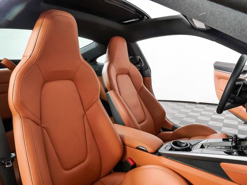 Certified 2025 Porsche 911 Carrera RWD image 21