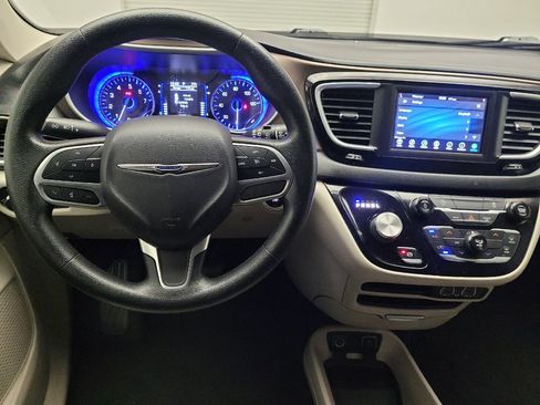Used 2021 Chrysler Voyager Lxi FWD image 22