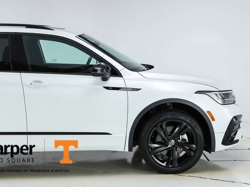 Used 2023 Volkswagen Tiguan SE R-Line FWD image 50