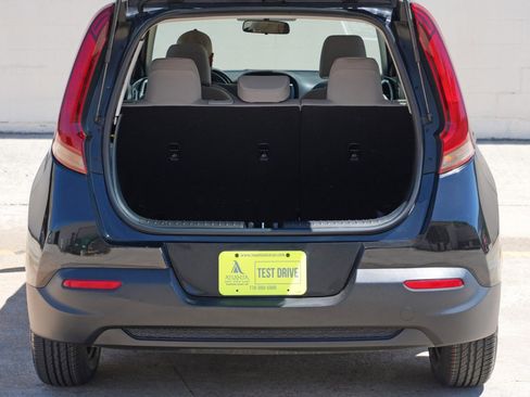 Used 2021 Kia Soul LX image 9