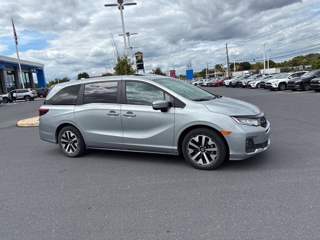 Used 2025 Honda Odyssey EX-L image 4
