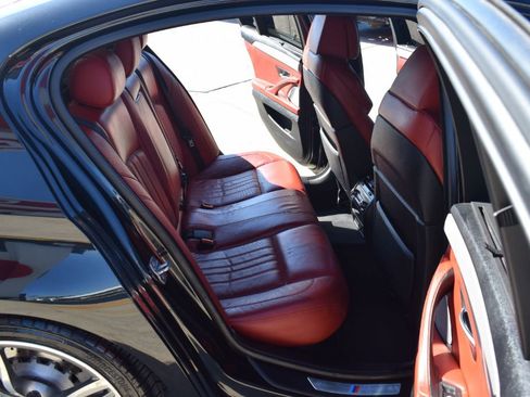 Used 2013 BMW M5 image 12