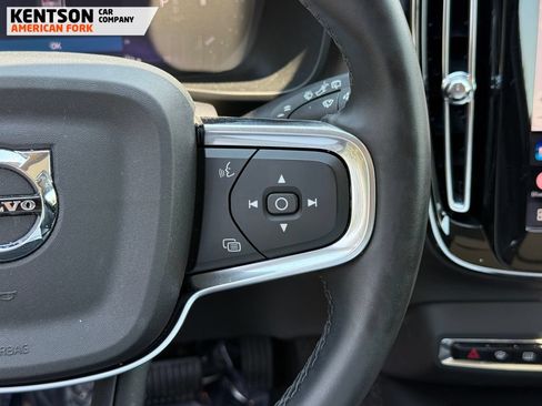 Used 2025 Volvo XC40 B5 Plus AWD/4WD image 15