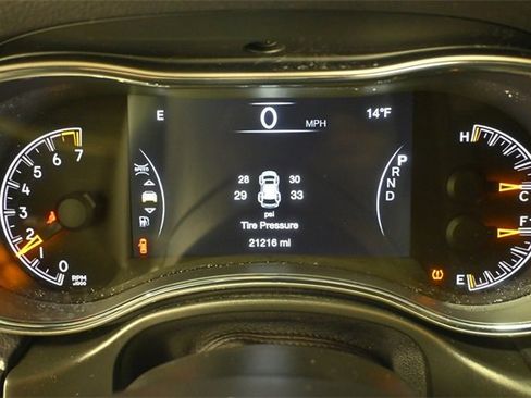 Used 2022 Jeep Grand Cherokee Laredo X image 18