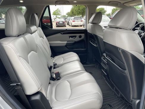 Used 2024 Honda Pilot Touring image 28