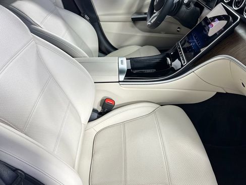 Certified 2025 Mercedes-Benz C 300 Sedan image 18