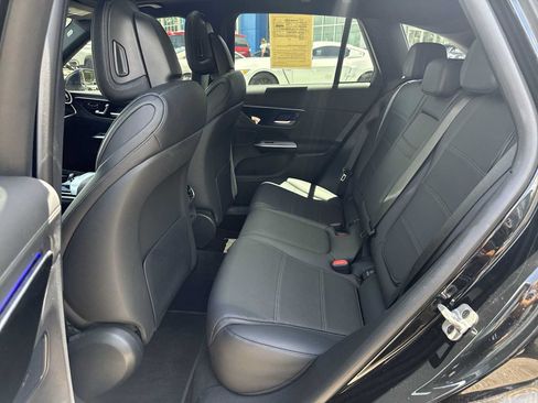 Used 2025 Mercedes-Benz GLC 300 image 18