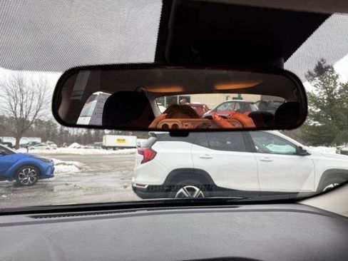 Used 2024 Nissan Versa SV w/ Trunk Package image 18