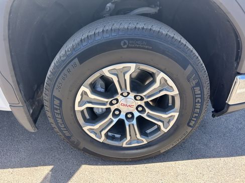 Certified 2025 GMC Sierra 1500 SLT AWD/4WD image 9