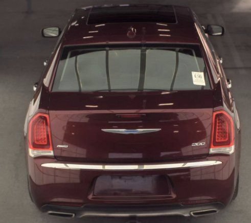 Used 2019 Chrysler 300 Limited AWD/4WD image 5