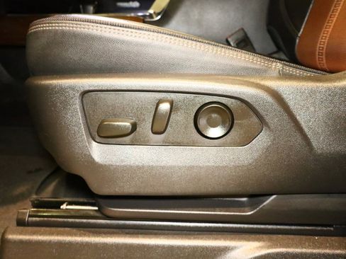 Used 2023 Chevrolet Silverado 1500 High Country w/ Z71 Off-Road Package image 21