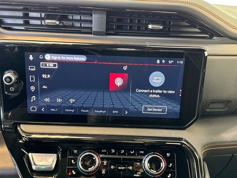 Used 2025 GMC Sierra 1500 AT4 image 15