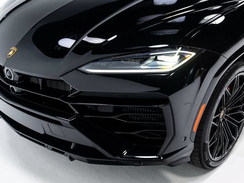 Used 2025 Lamborghini Urus SE AWD/4WD image 81