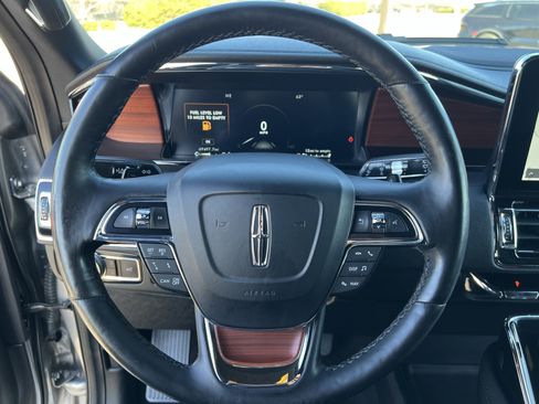 Used 2021 Lincoln Navigator Reserve image 14