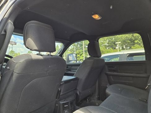 Used 2024 RAM 2500 Tradesman w/ Chrome Appearance Group AWD/4WD image 5